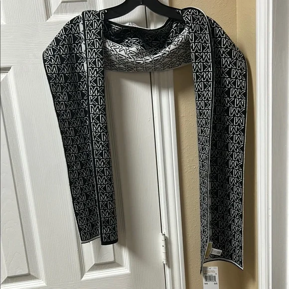 Michael Kors Monogram Black and White Scarf - Picture 1 of 3